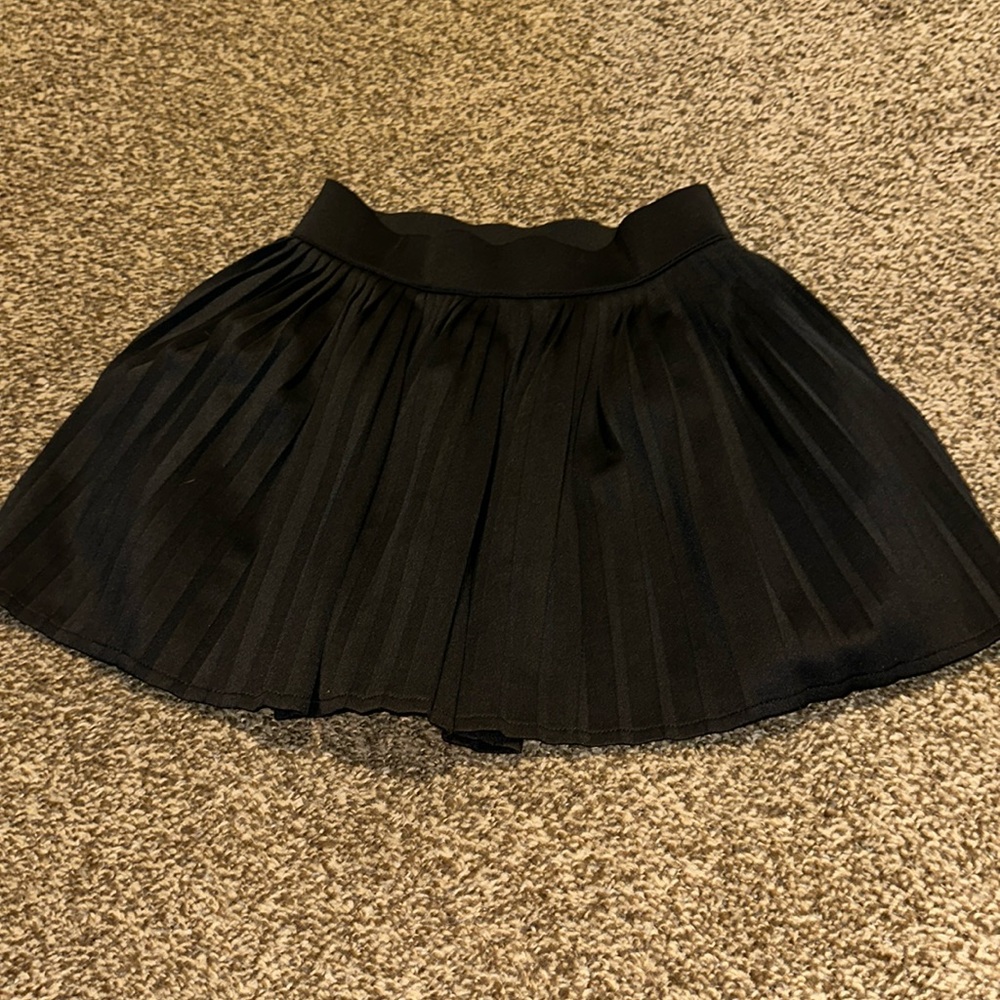Forever 21 women’s skirt